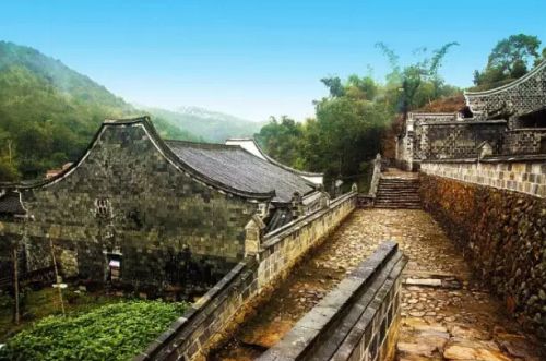 溪南镇半月里村
