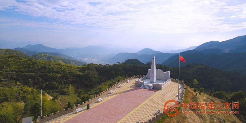 图二：三凌村新建成的苦湖突围战纪念碑.jpg
