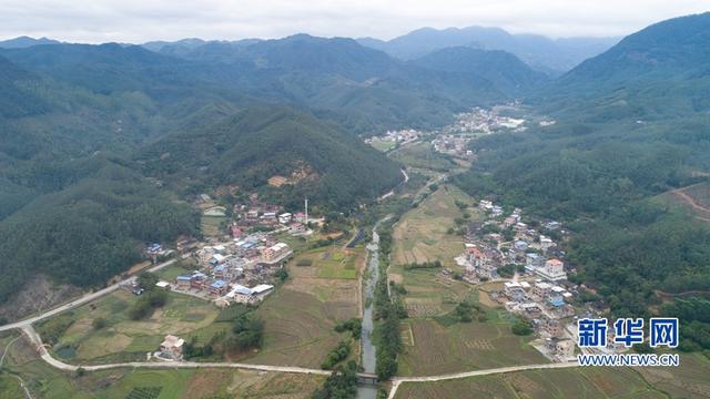 福建漳州：打造乡村生态水系景观带 