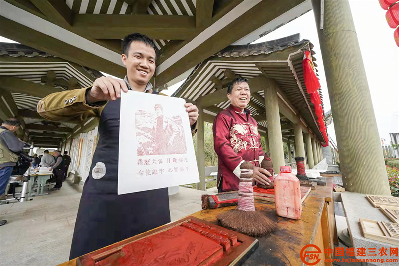 11月16日，宁化县石壁镇在客家祖地举办第四届文化旅游节上，国家级非物质文化遗产木活字印刷展示。（ 周志鸿 摄）.jpg