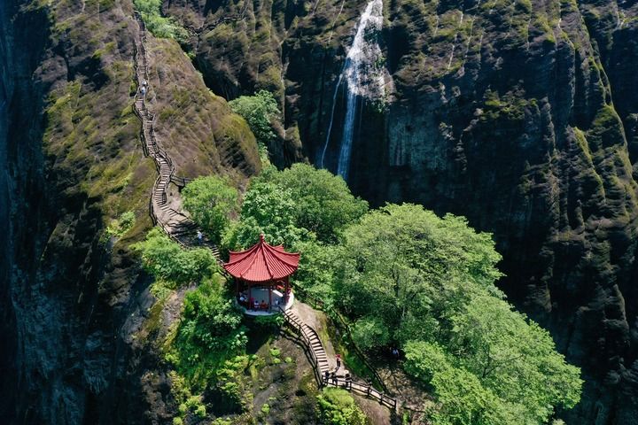 “双遗产”名山在中国——武夷山