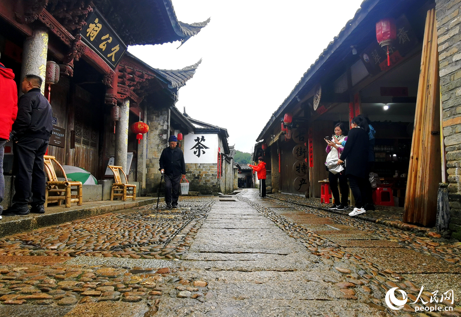 雨后的培田村街景。人民网 林晓丽摄