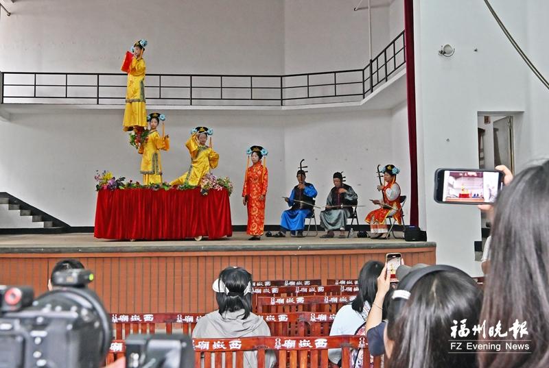 “艺术点亮乡村”主题采访活动走进琴江满族村